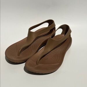 CROCS Serena Bronze Brown Sandals T Strap Comfort Flip Flops Womens Size 6